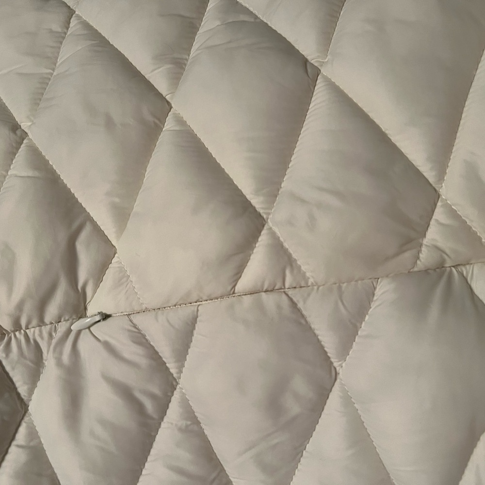 Euc Zero Exposure White Puffer Jacket - image 4